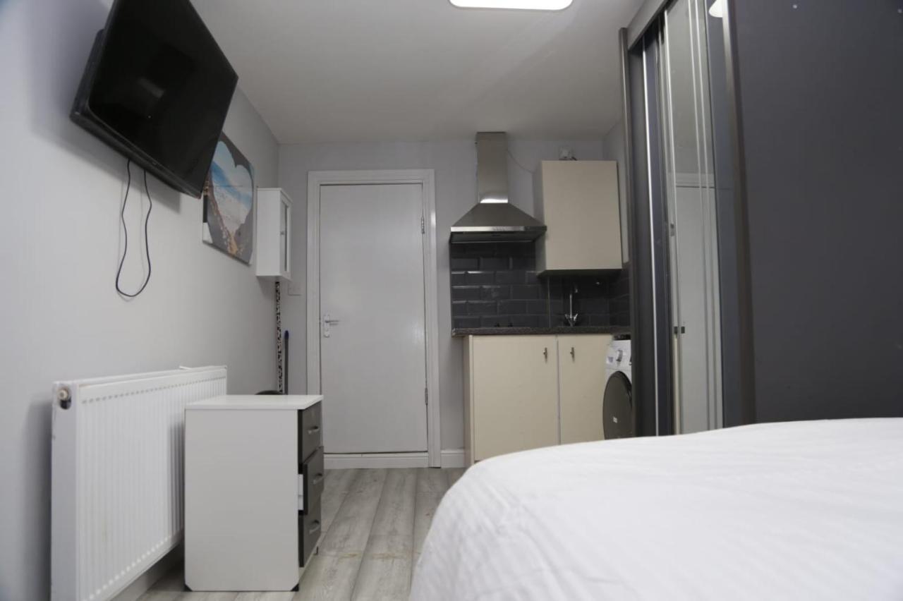 A A Guest Rooms Nightingale Chalet London Exterior foto